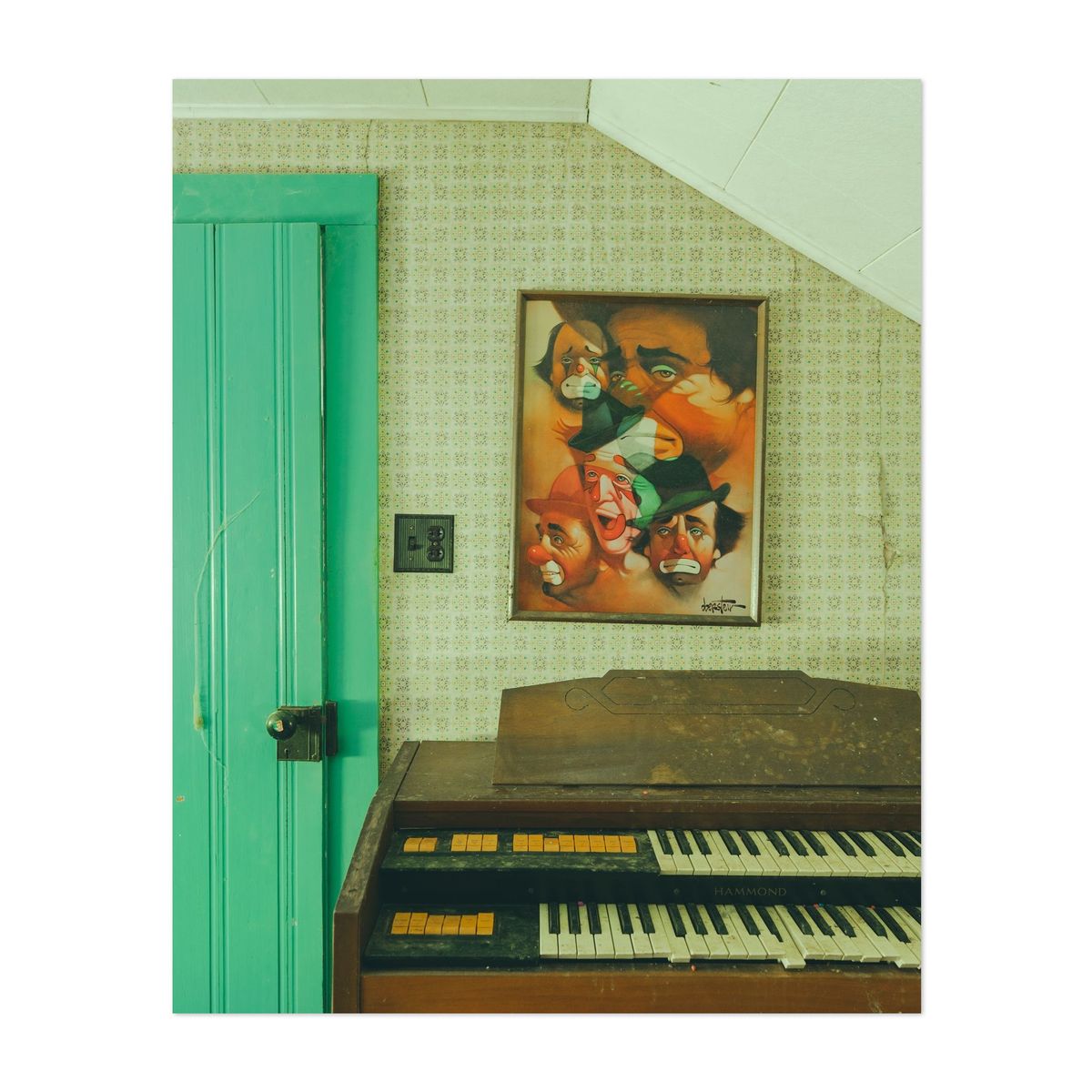 Turquoise Hexagon House 01 – image 1 of 2