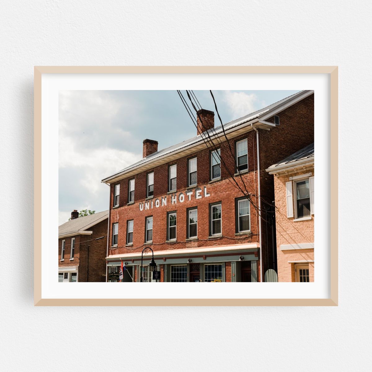 Union Hotel, Bedford 02 – image 1 of 3
