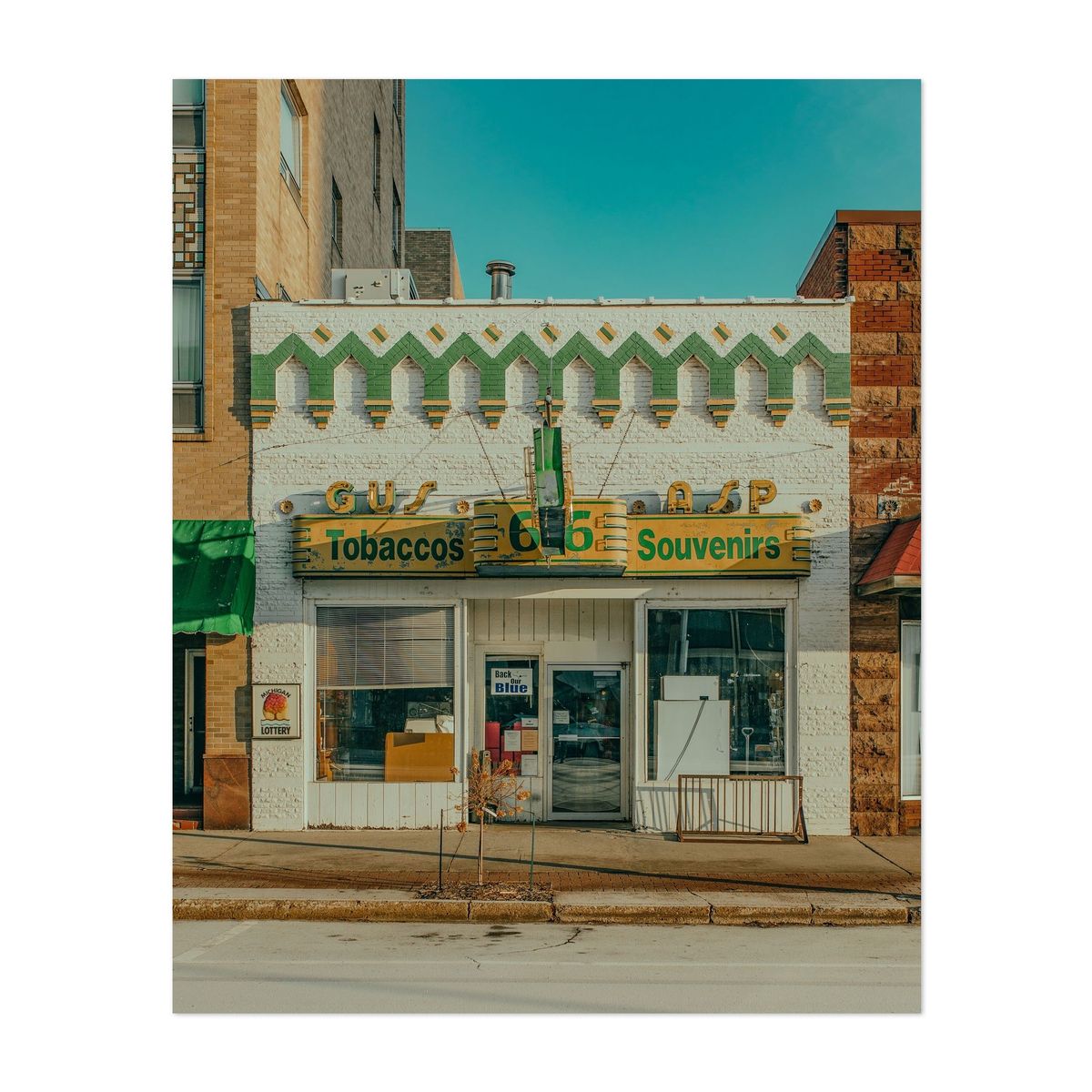 Gust Asp Party Store 01 – image 1 of 2