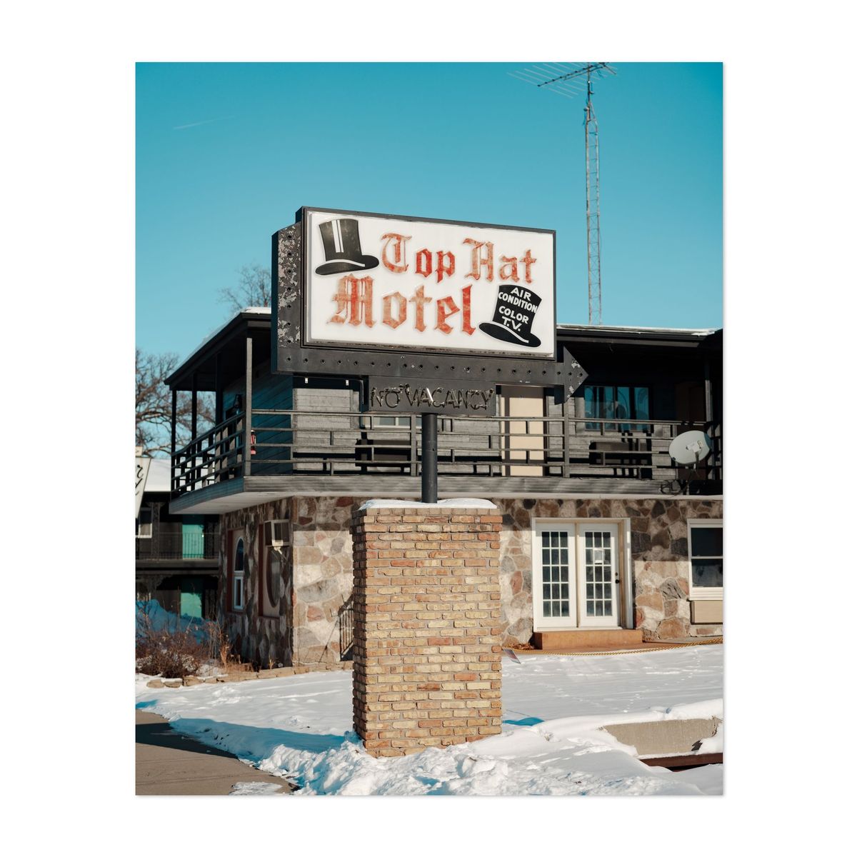 Top Hat Motel 01 – image 1 of 2
