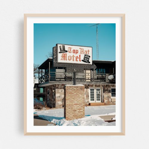 Top Hat Motel 01