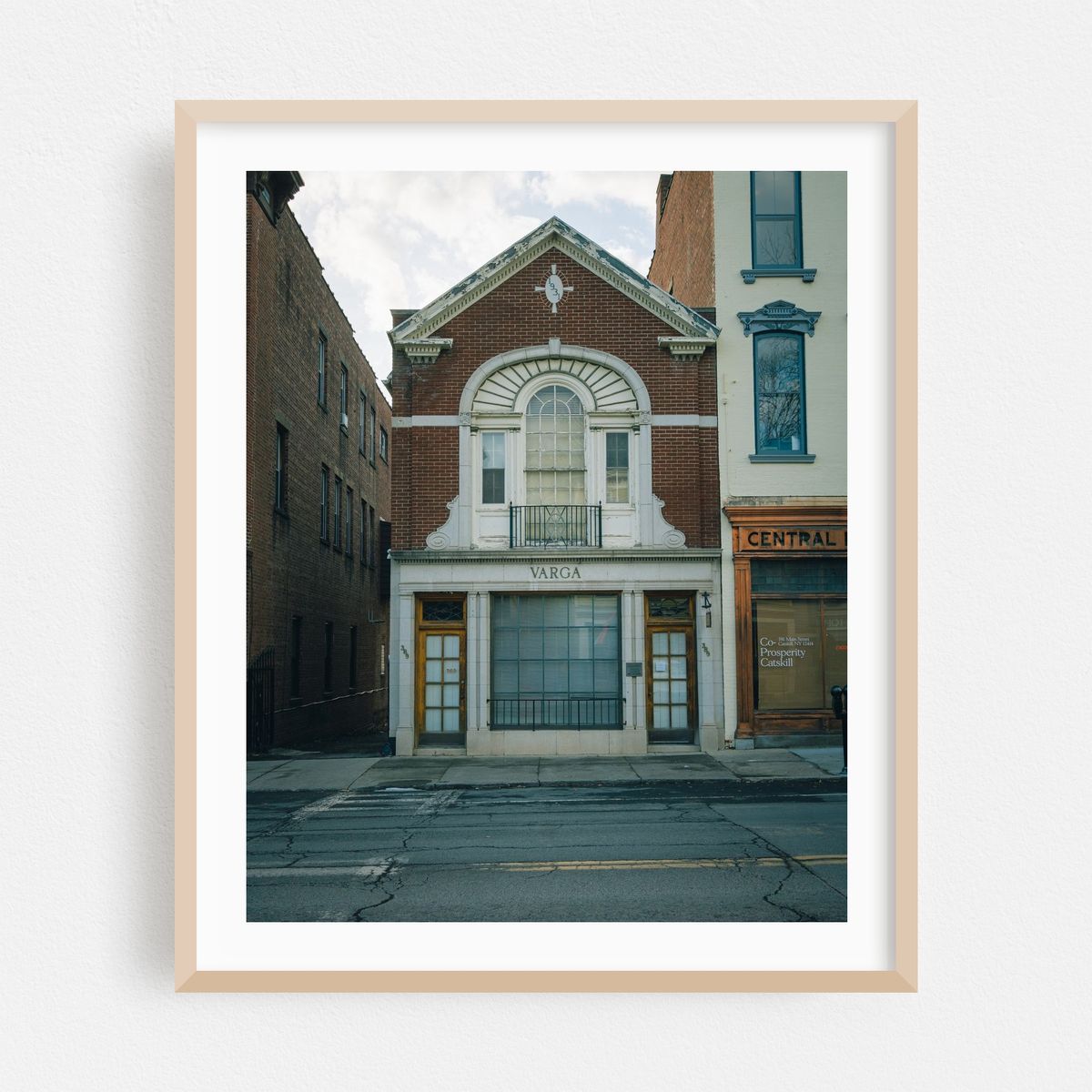 Varga, Catskill 01 – image 1 of 12