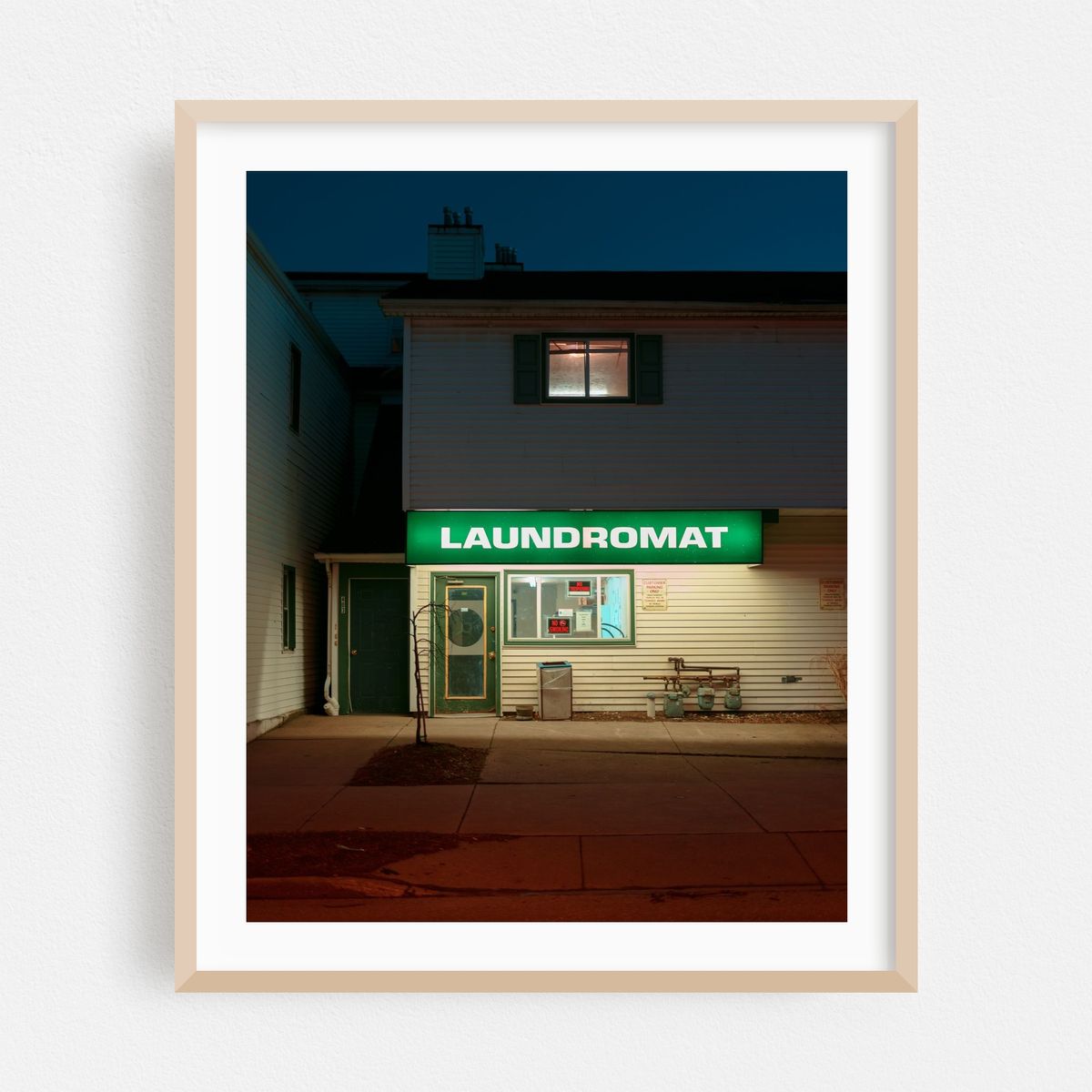 Laundromat, Erie – image 1 of 12