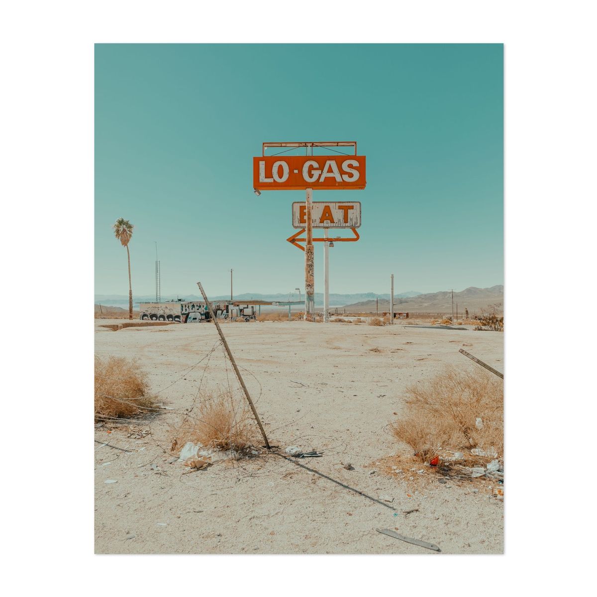 Lo Gas Station 01 – image 1 of 2