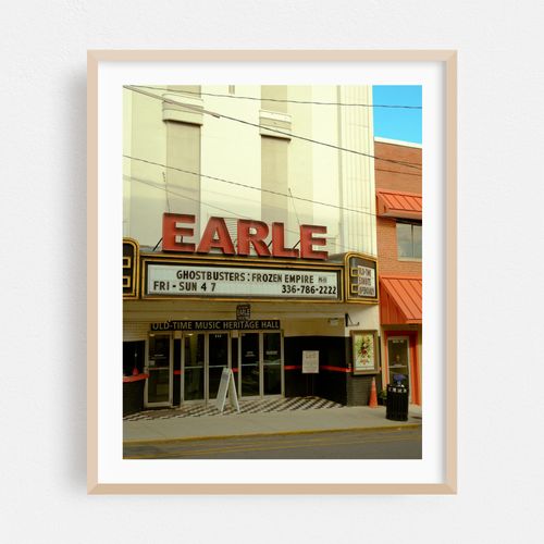 Earle Theatre, Mount Airy 02