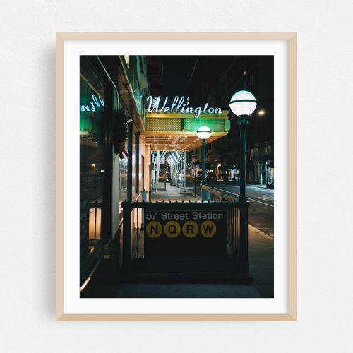 Wellington Hotel Neon