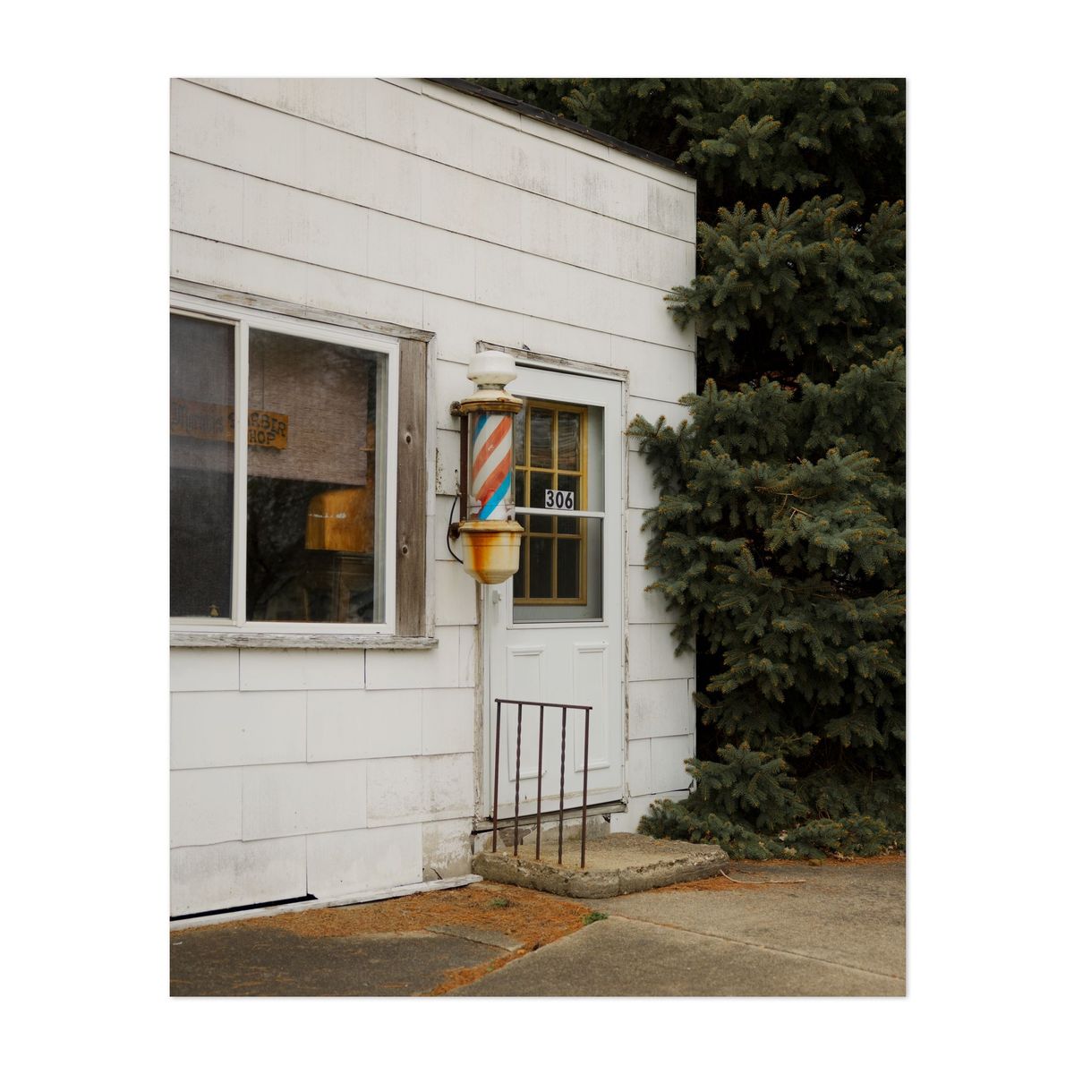 Lostant Barber Shop – image 1 of 2