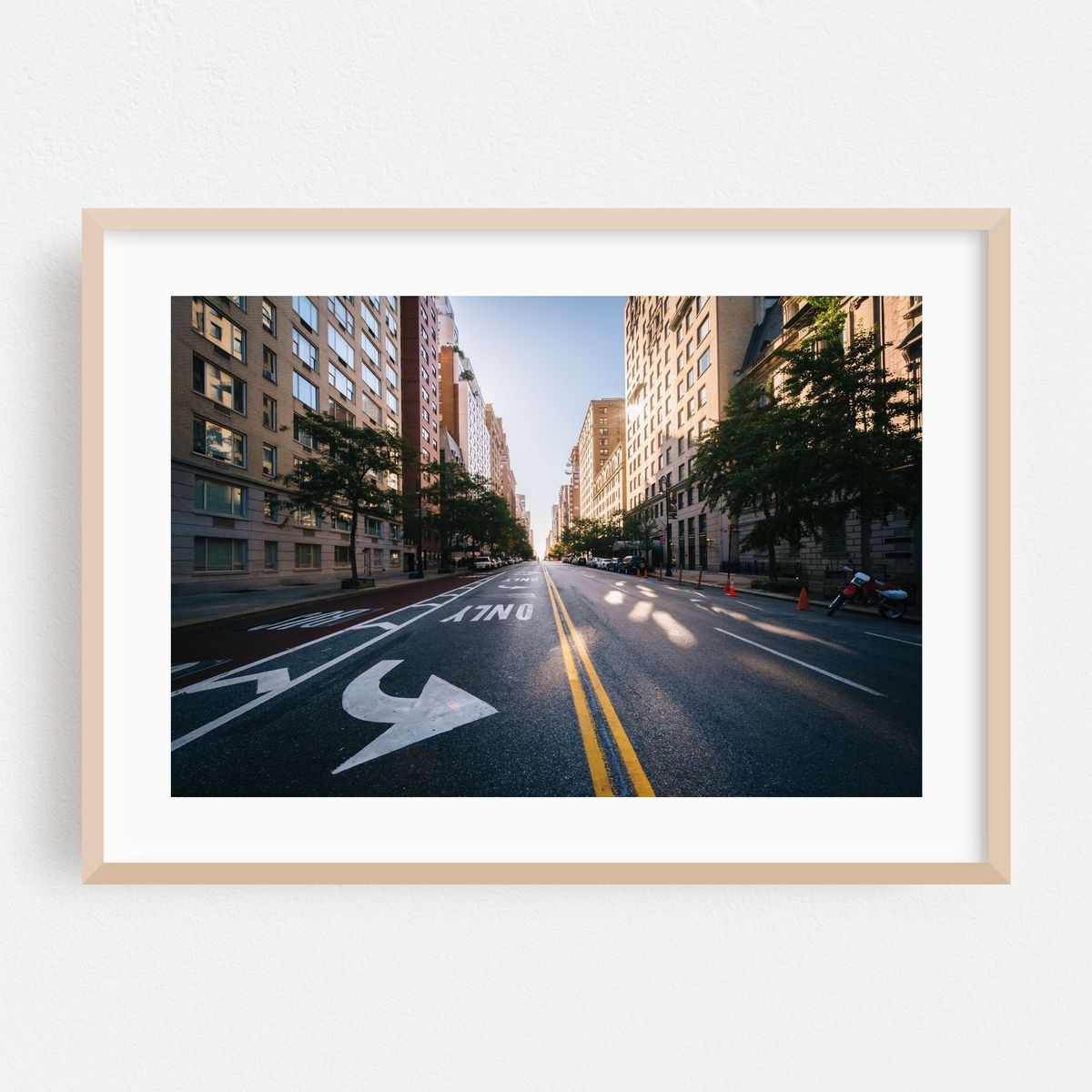 Street in UES, Manhattan – image 1 of 6