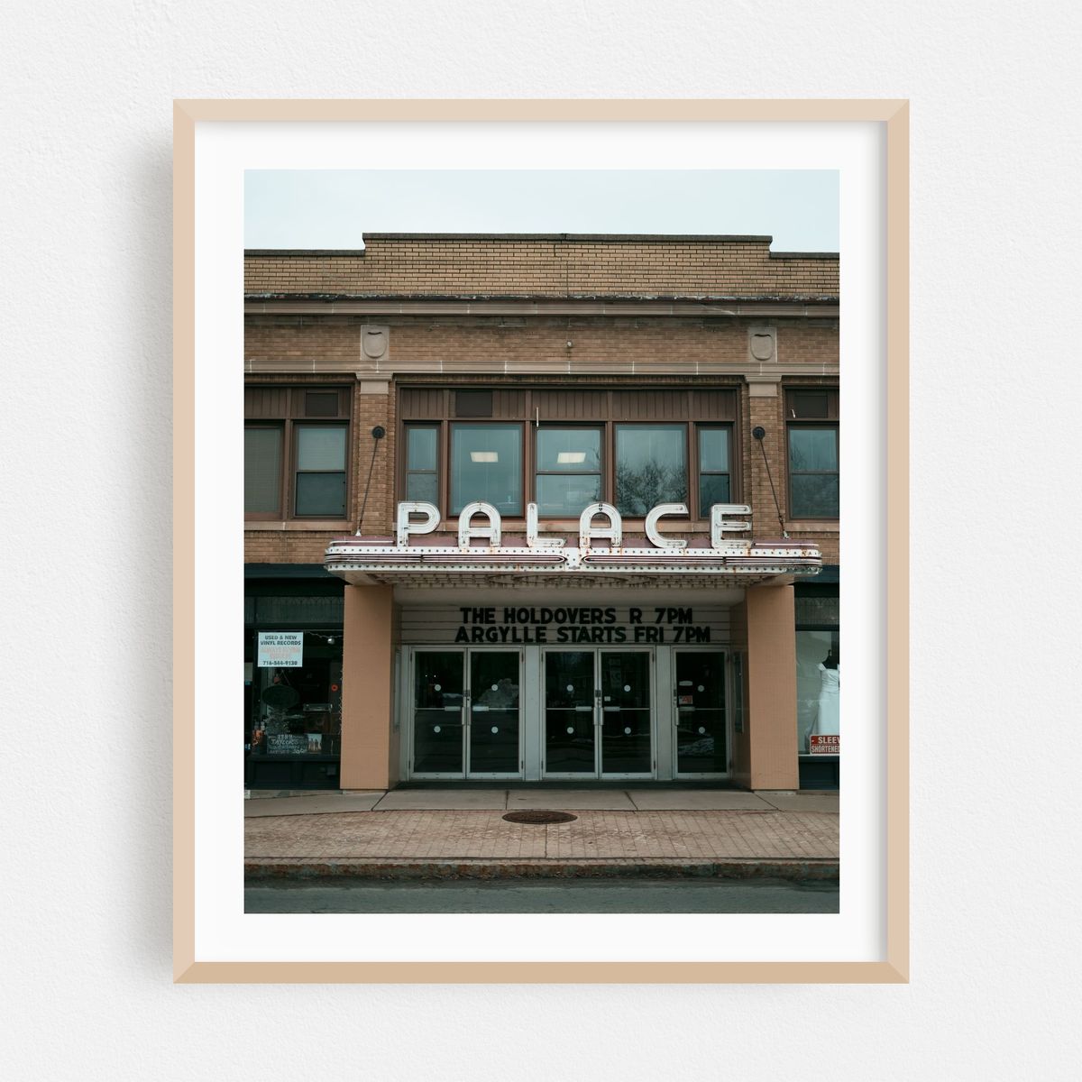 Hamburg Palace Theatre 03 – image 1 of 12