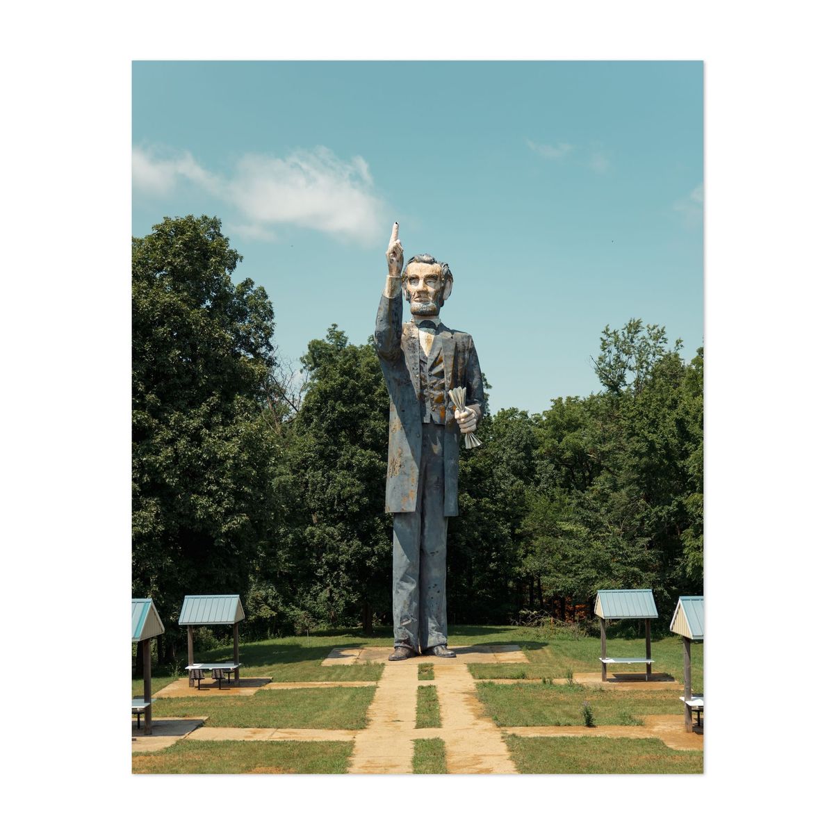World's Largest Lincoln 01 – image 1 of 2