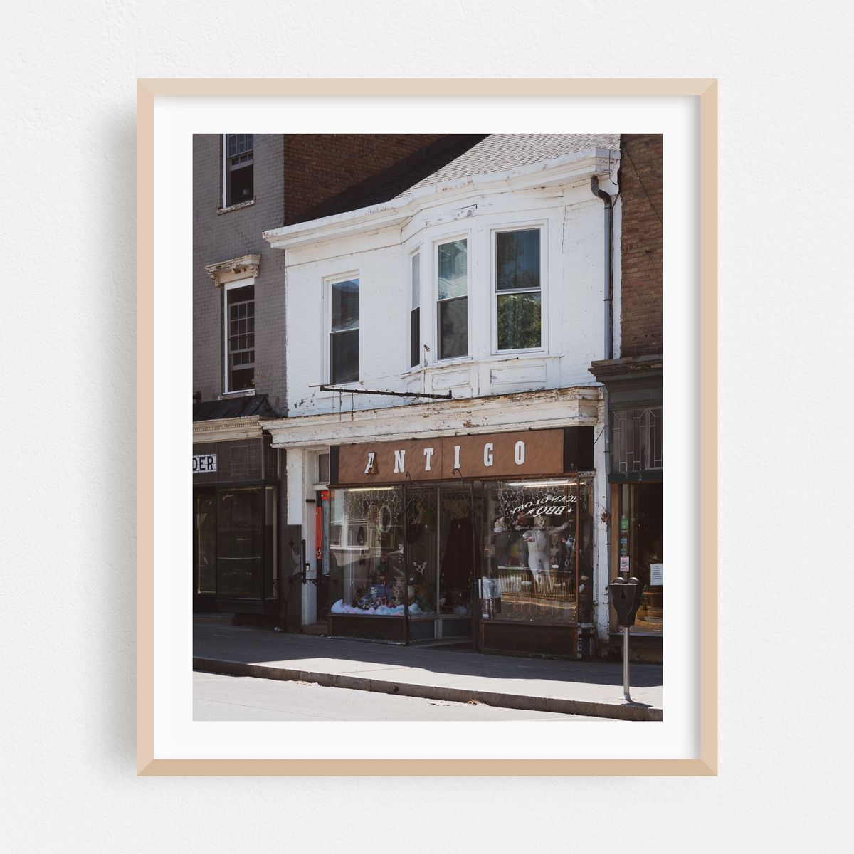Antigo – image 1 of 12