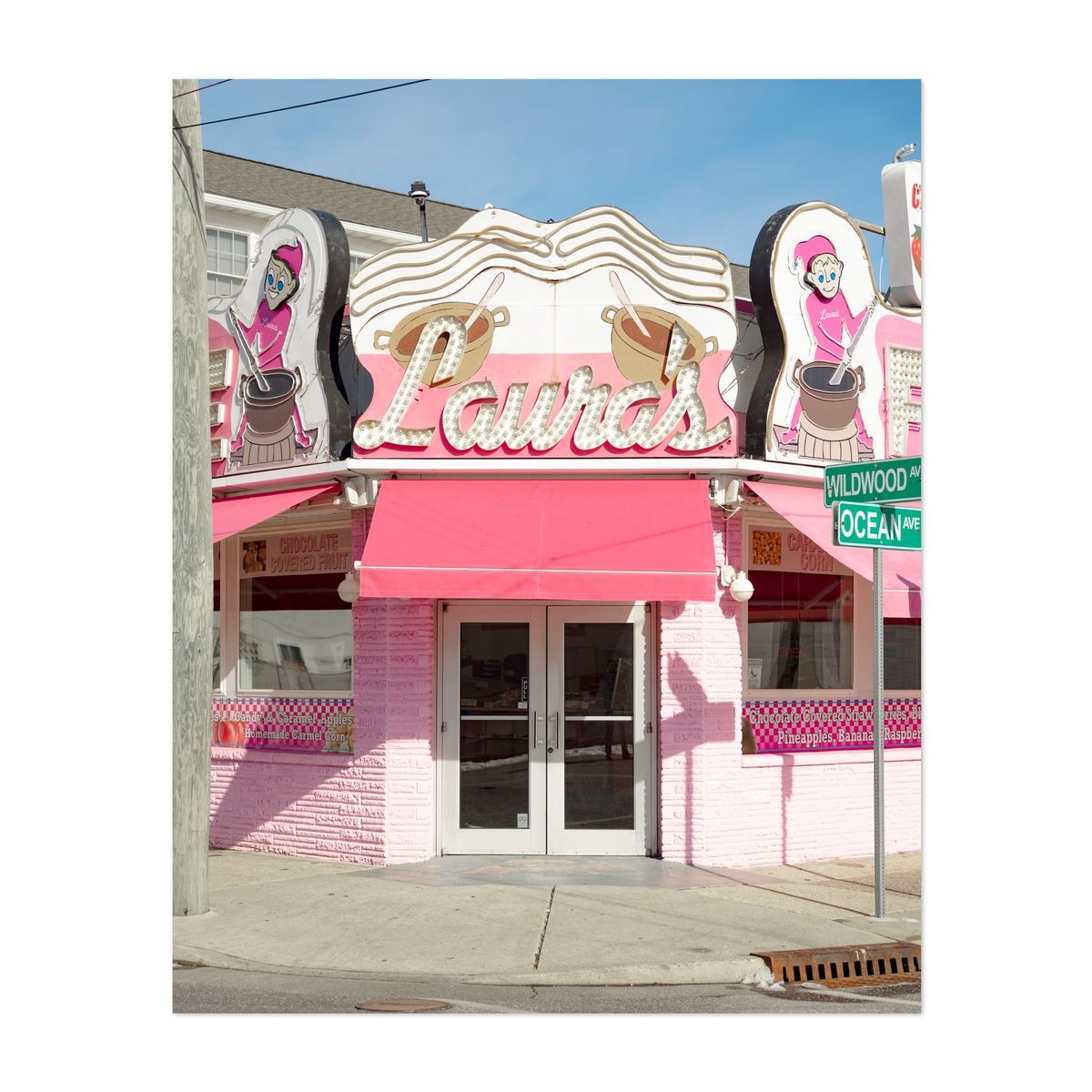 Laura's Fudge in Winter 01 – image 1 of 2