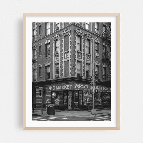 M&O Market B&W