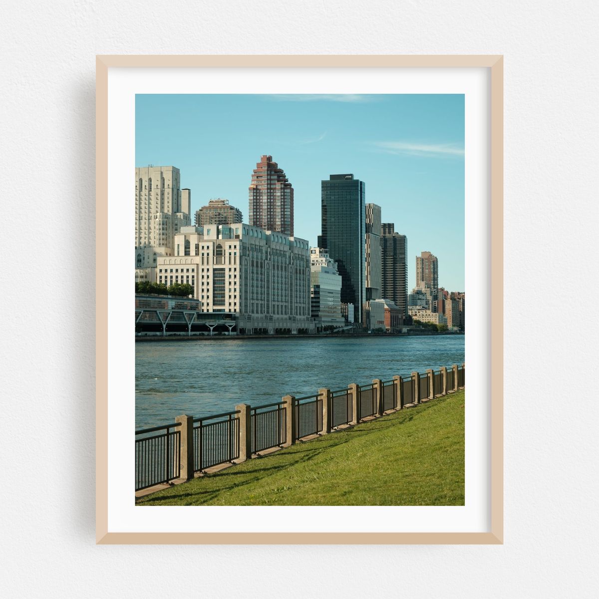 Looking Upriver From Roosevelt Island 01 – image 1 of 12