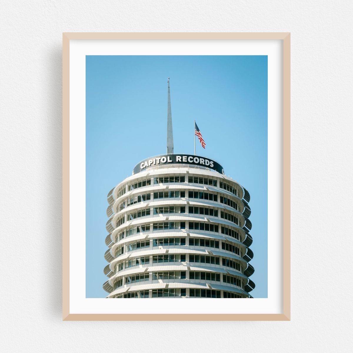 Capitol Records Building, Los Angeles – image 1 of 3