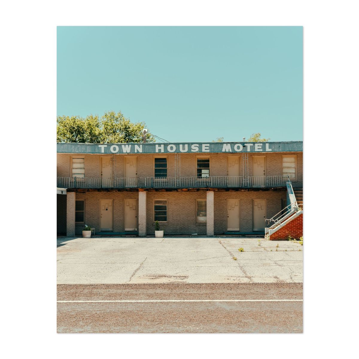 Town House Motel 02 – image 1 of 2