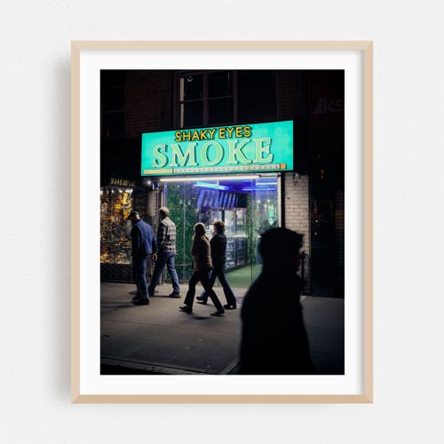 Shaky Eyes Smoke Shop at Night 02