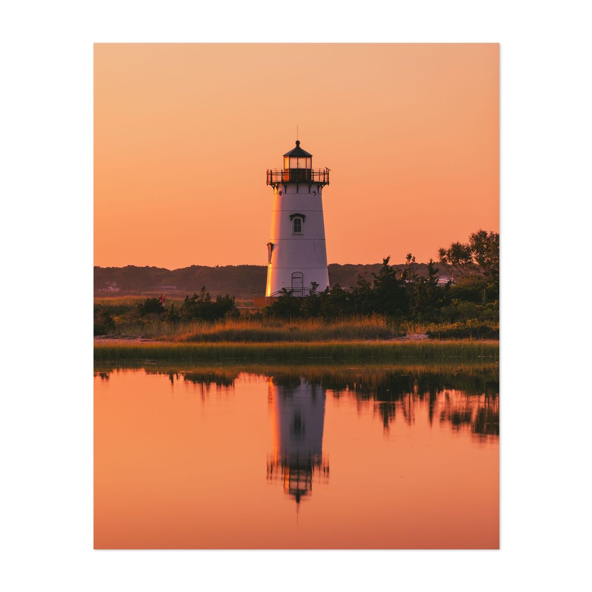 Edgartown Harbor Lighthouse 01 – image 1 of 2