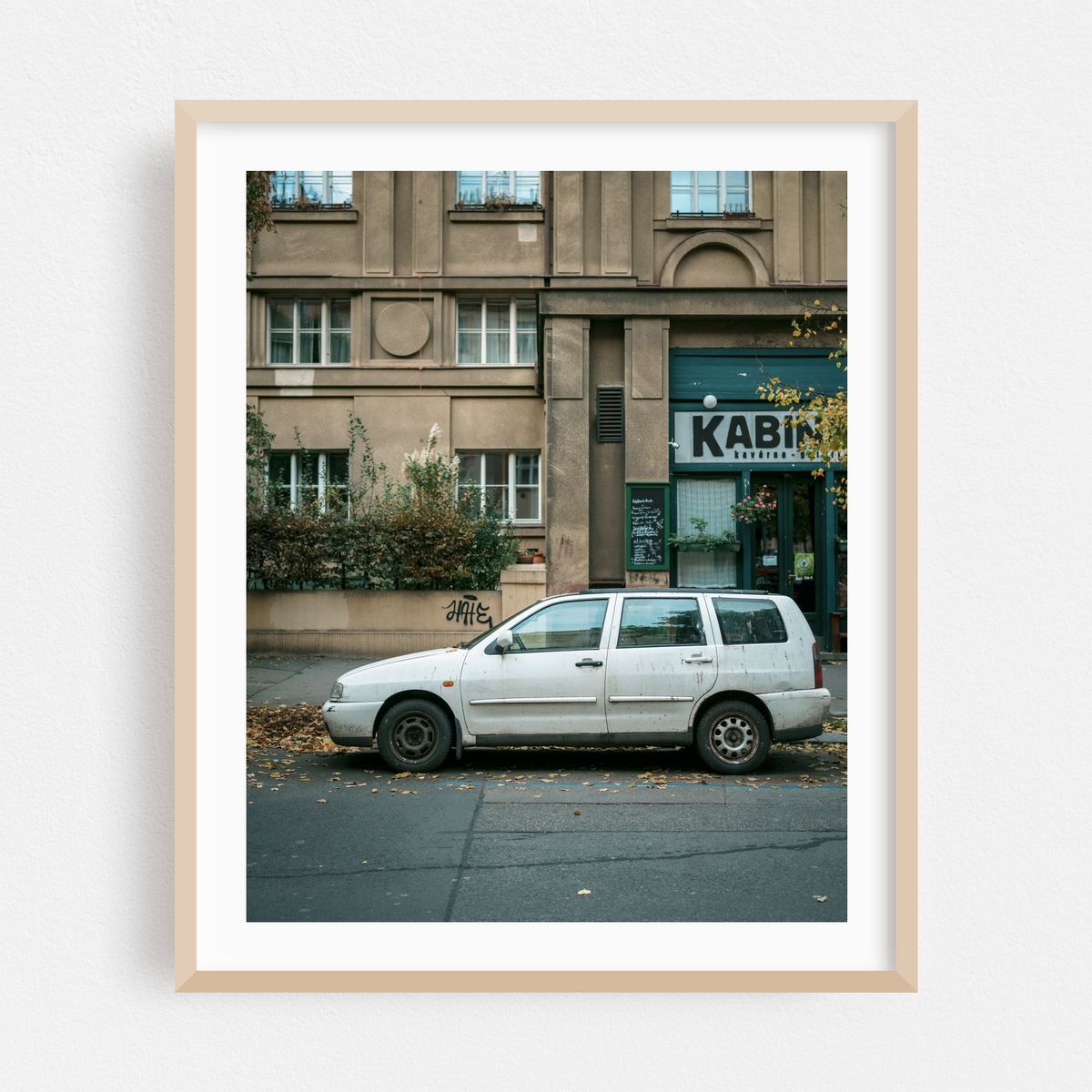 Parked in Bubeneč, Prague 01 – image 1 of 12