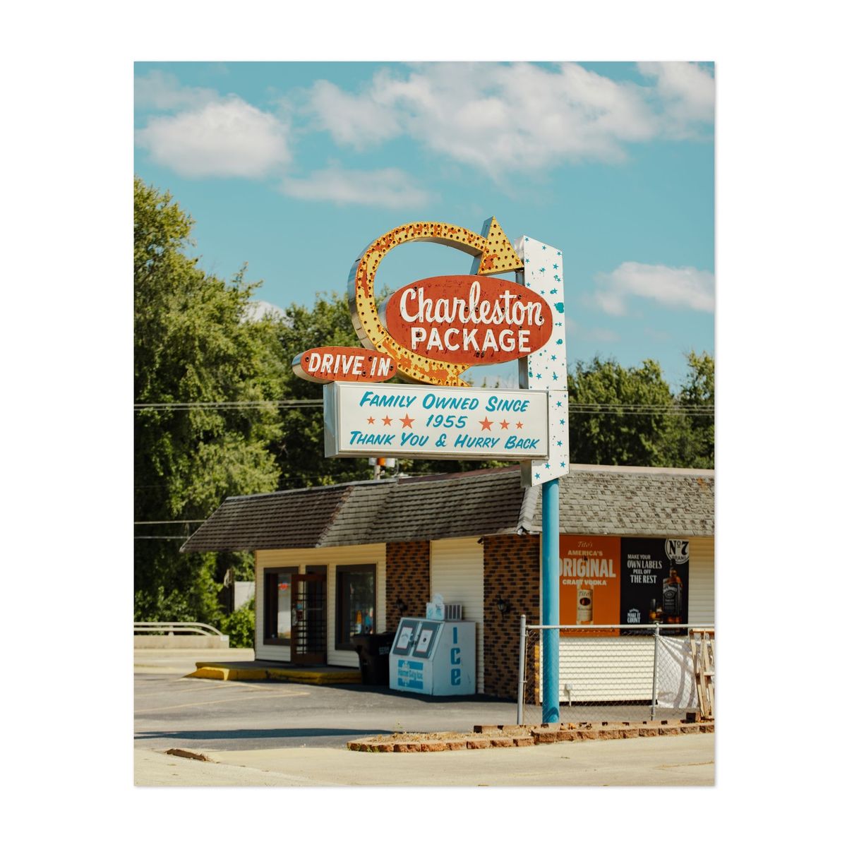 Charleston Package 01 – image 1 of 2