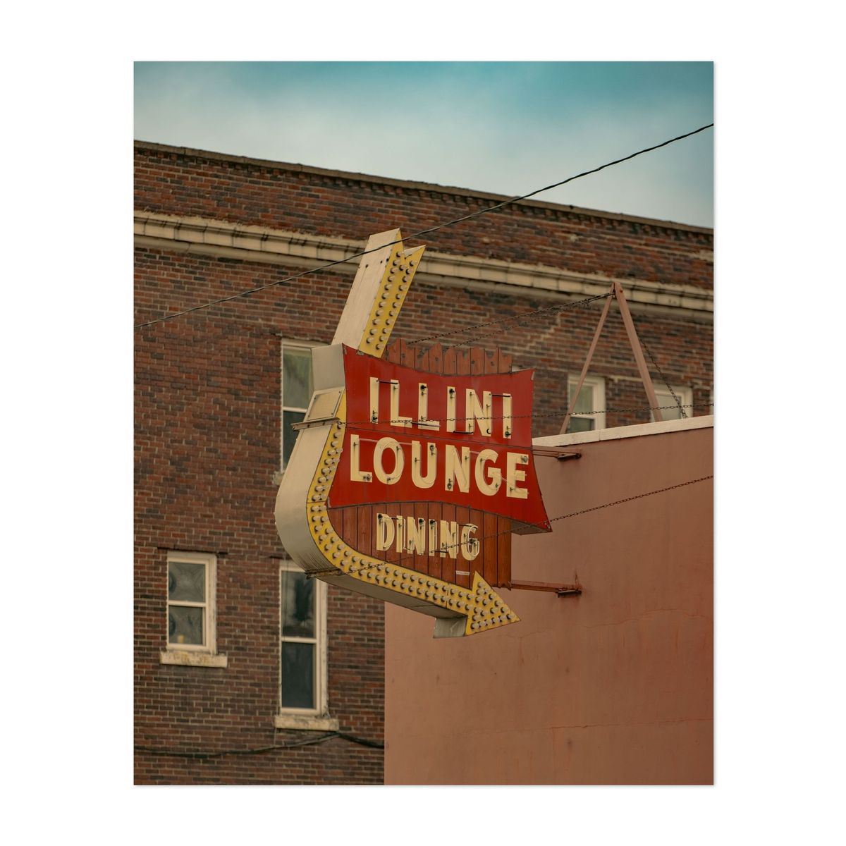 Illini Lounge 02 – image 1 of 2