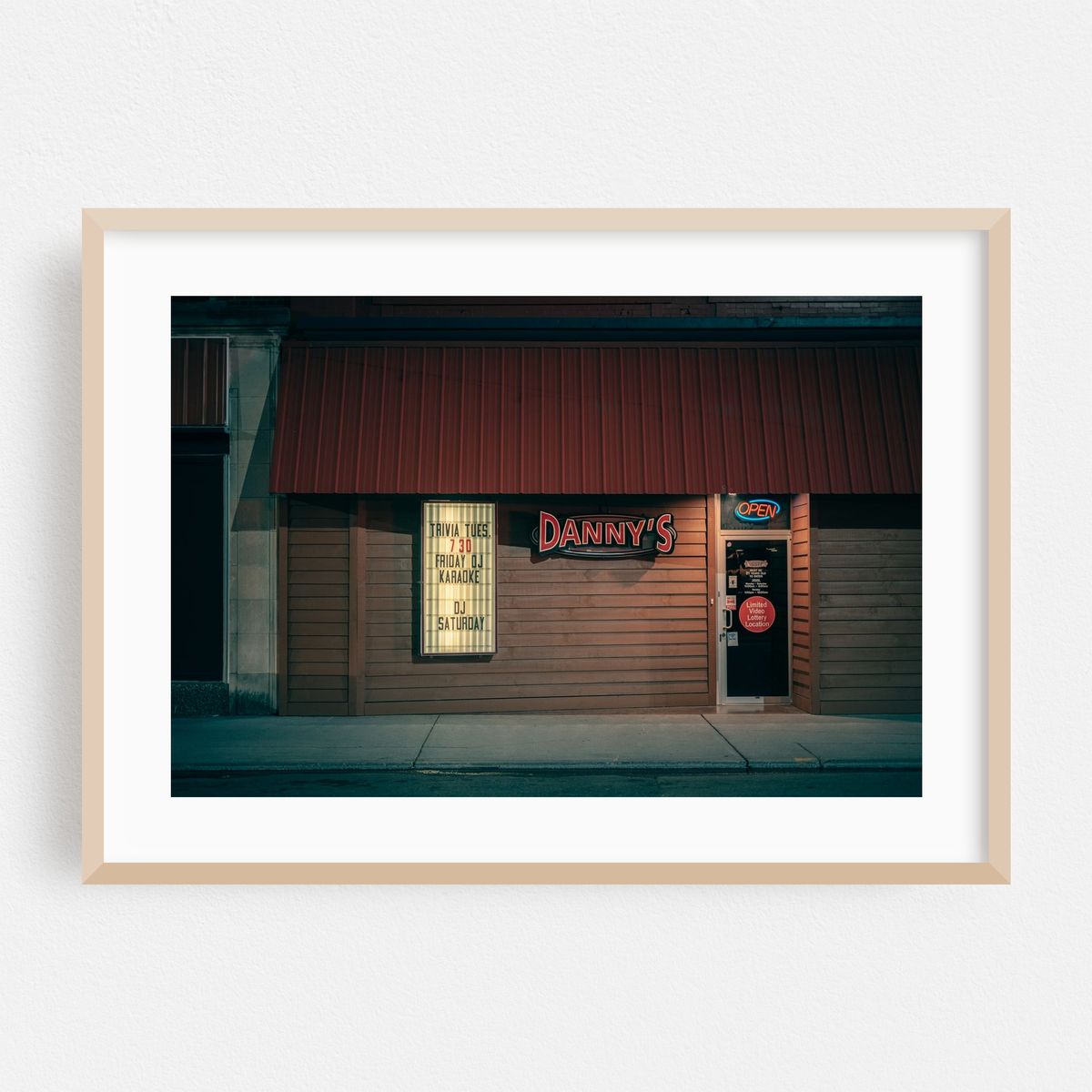 Danny's Bar, Princeton – image 1 of 6