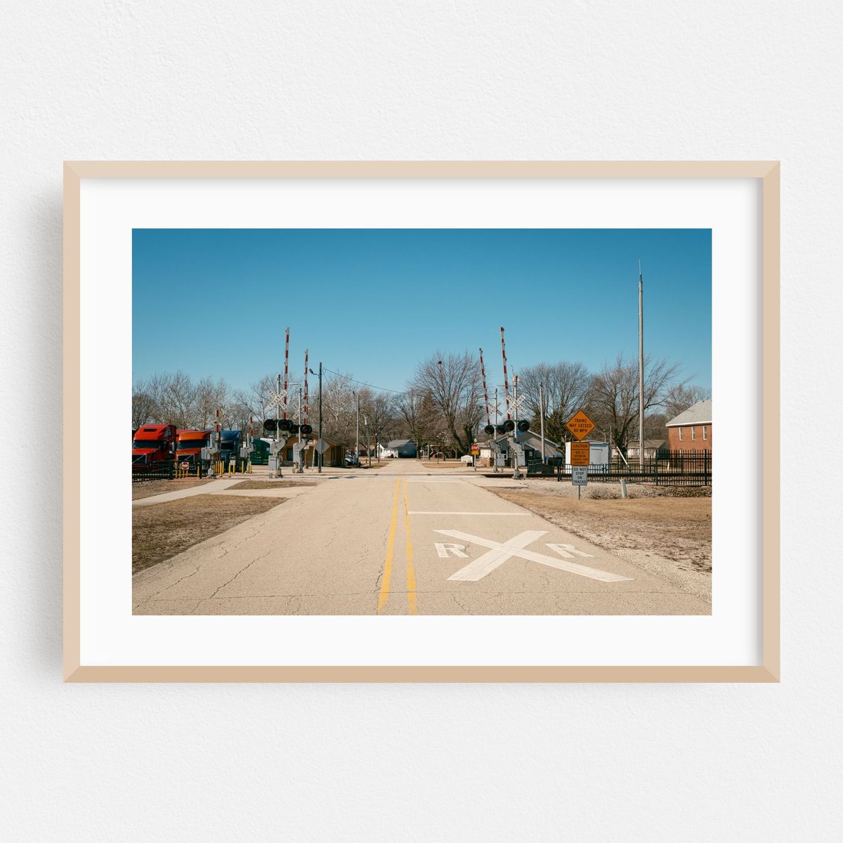 RR Crossing, Gardiner – image 1 of 6