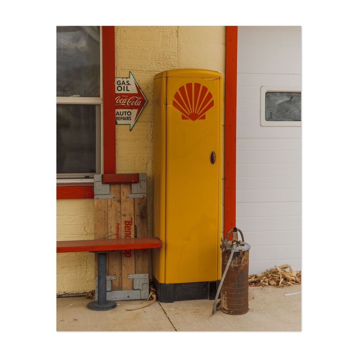 Strebins Shell Service 04 – image 1 of 2