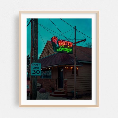 Mott's Lounge 03