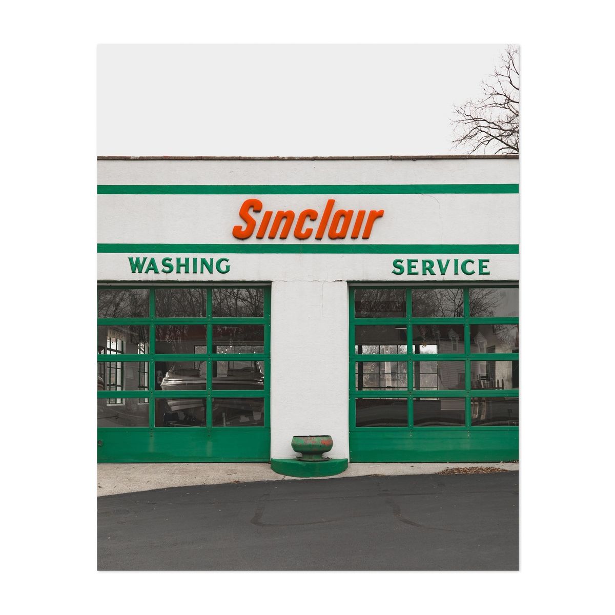 Sinclair Service Station – image 1 of 2