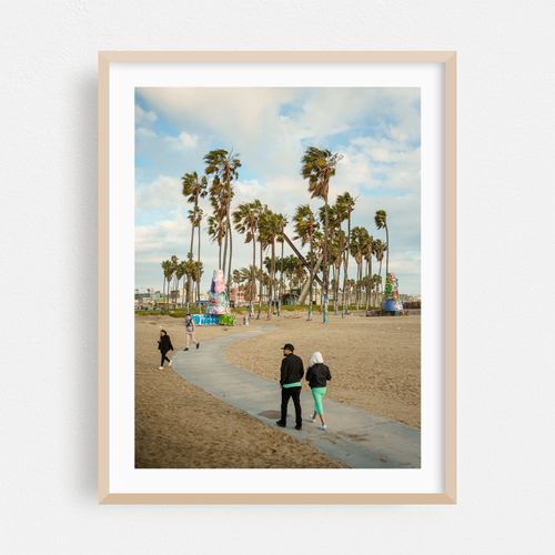 Walking in Venice Beach, Los Angeles