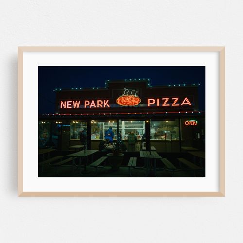 New Park Pizza Neon, Howard Beach