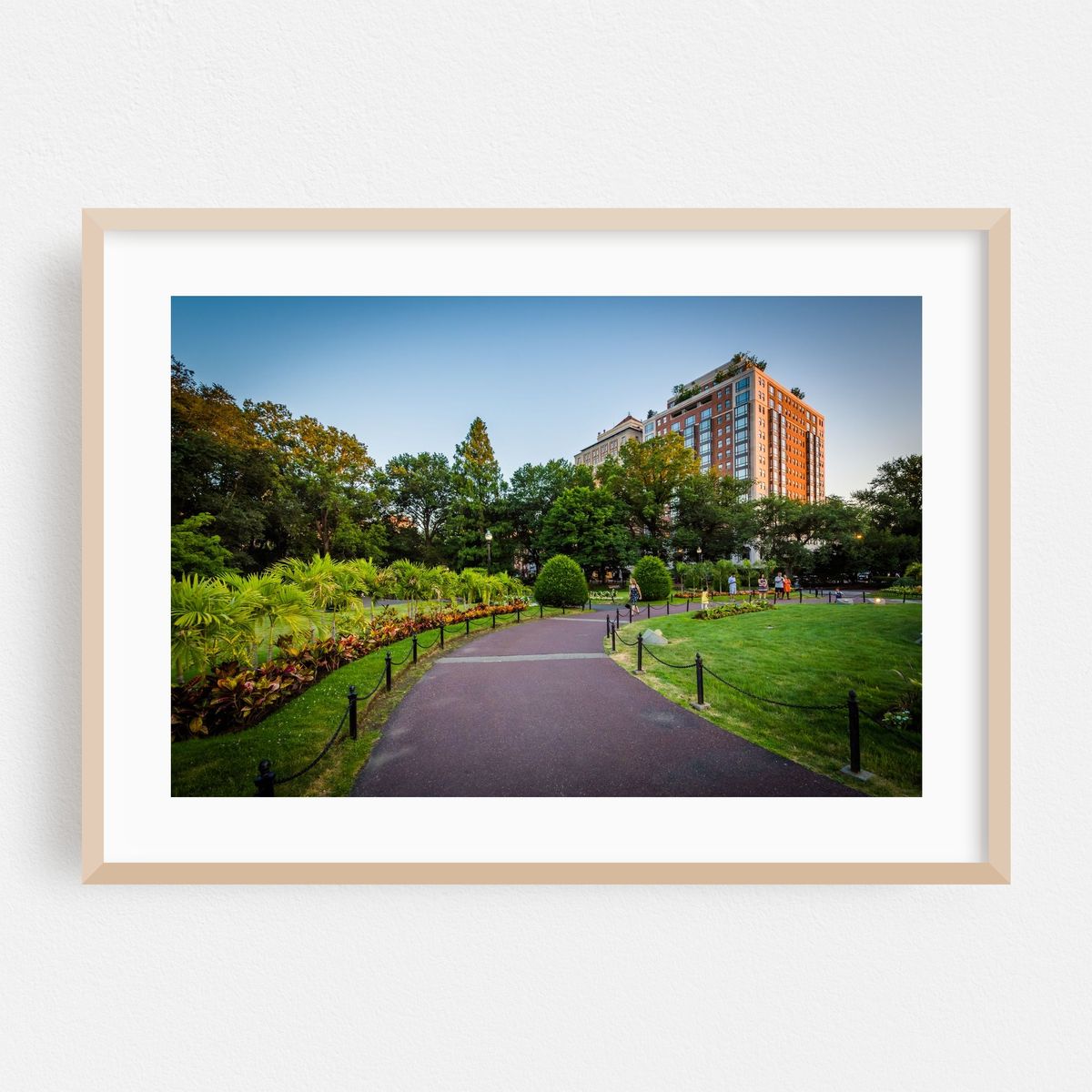 Public Garden Walkway – image 1 of 6