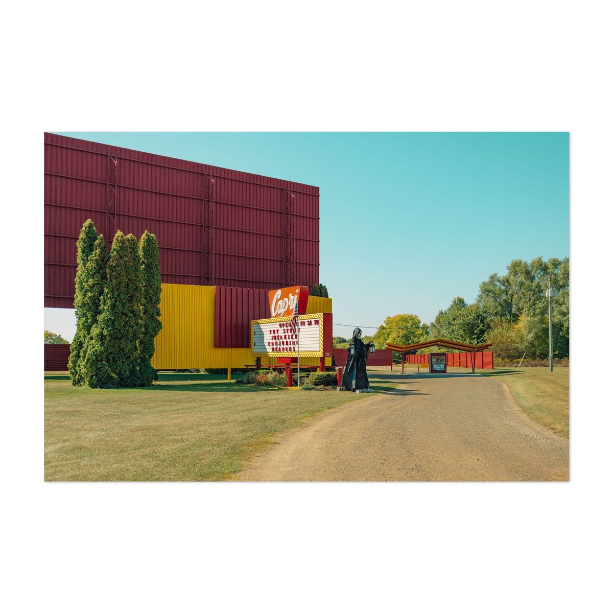 Capri Drive-In Theatre 04 – image 1 of 2