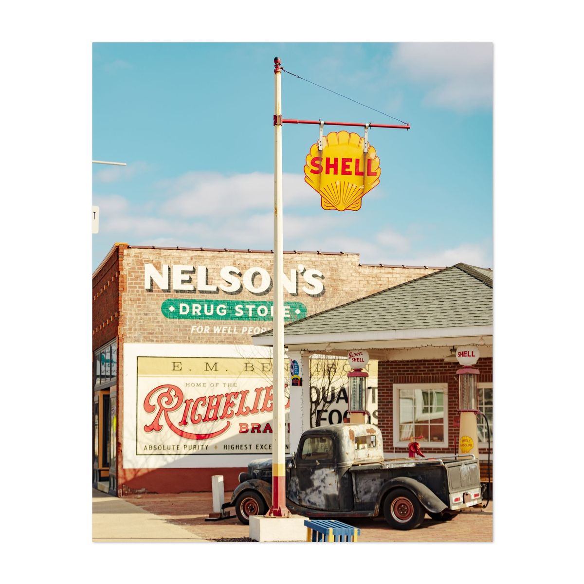 Shell Service Station in Knoxville 01 – image 1 of 2
