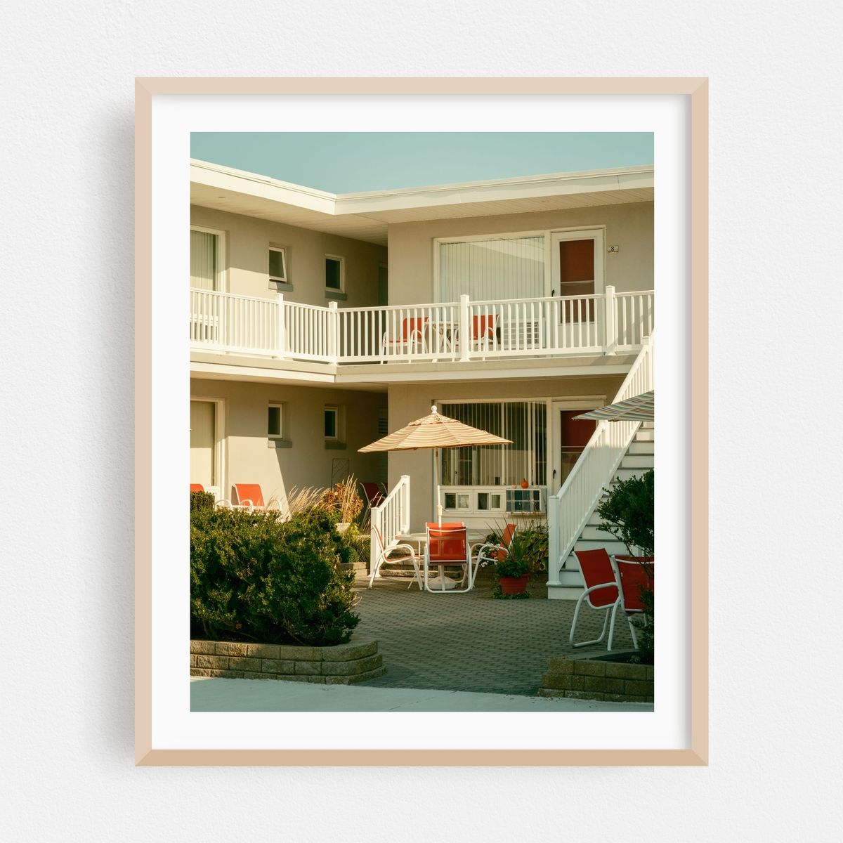 Retro Seaside Retreat – image 1 of 12