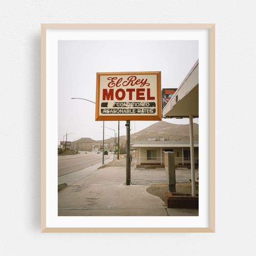 El Rey Motel, Searchlight