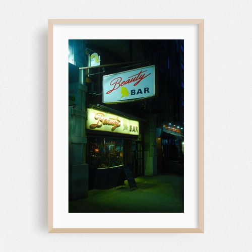 Beauty Bar at Night 01