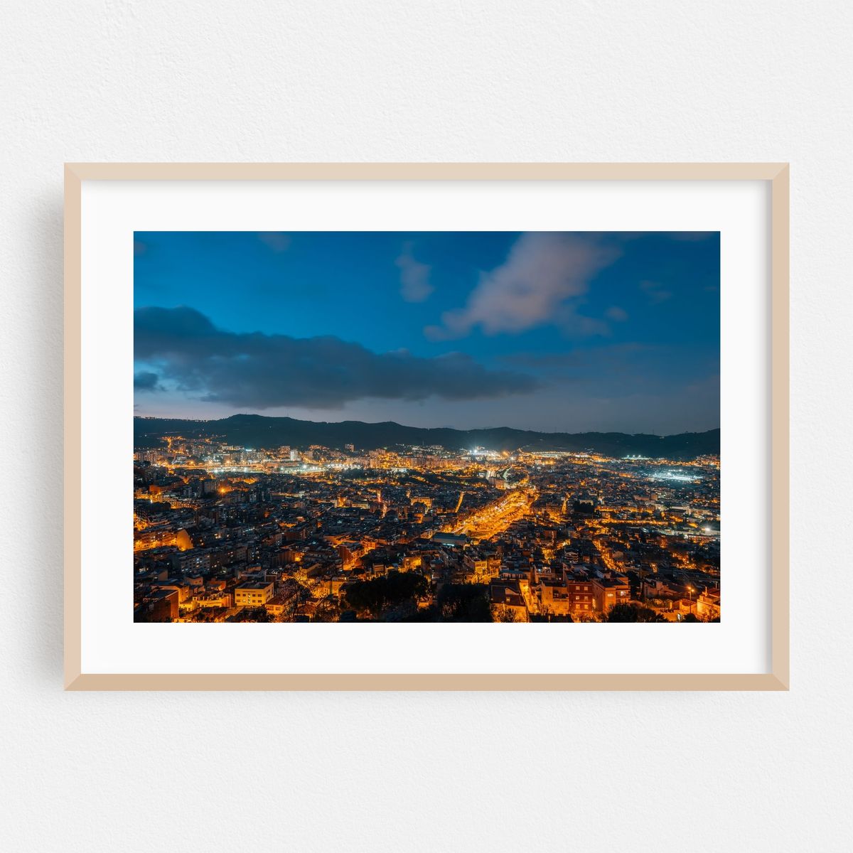 Nighttime in Barcelona 02 – image 1 of 6