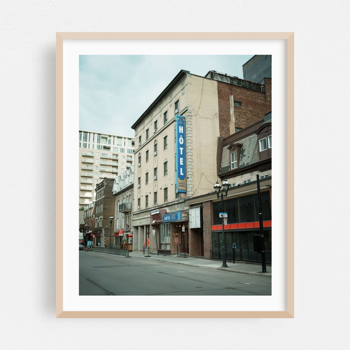 Hôtel St-Denis, Montreal – image 1 of 12
