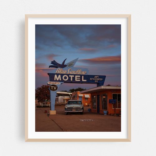 Blue Swallow Motel Sunrise 01