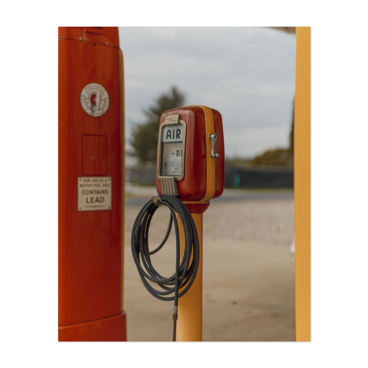 Strebins Shell Service 03 – image 1 of 2