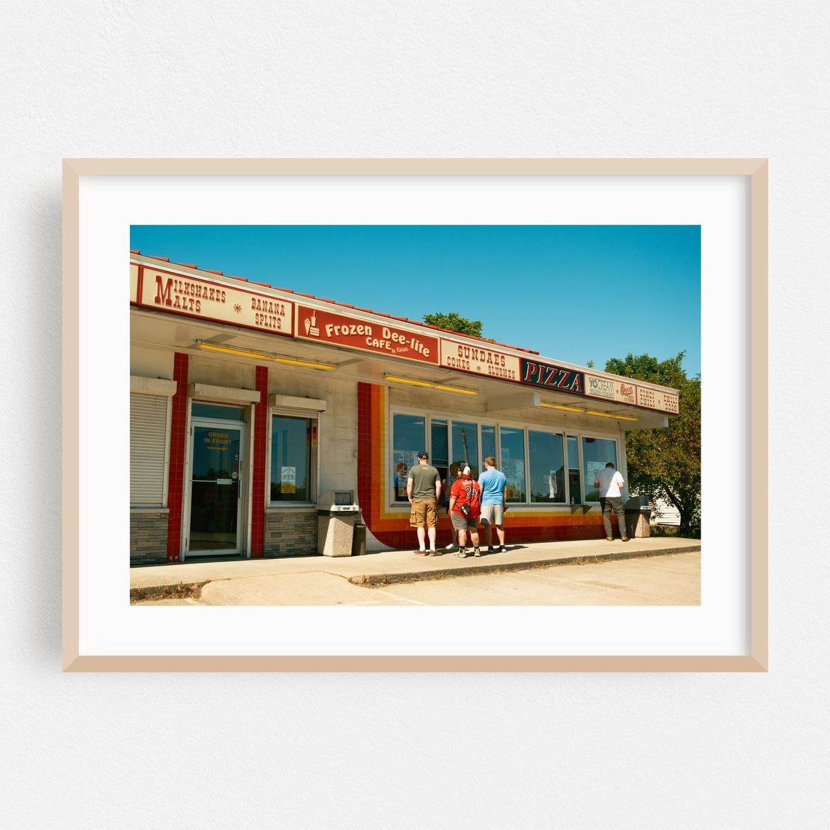 Frozen Dee-Lite Cafe, Parkman – image 1 of 6
