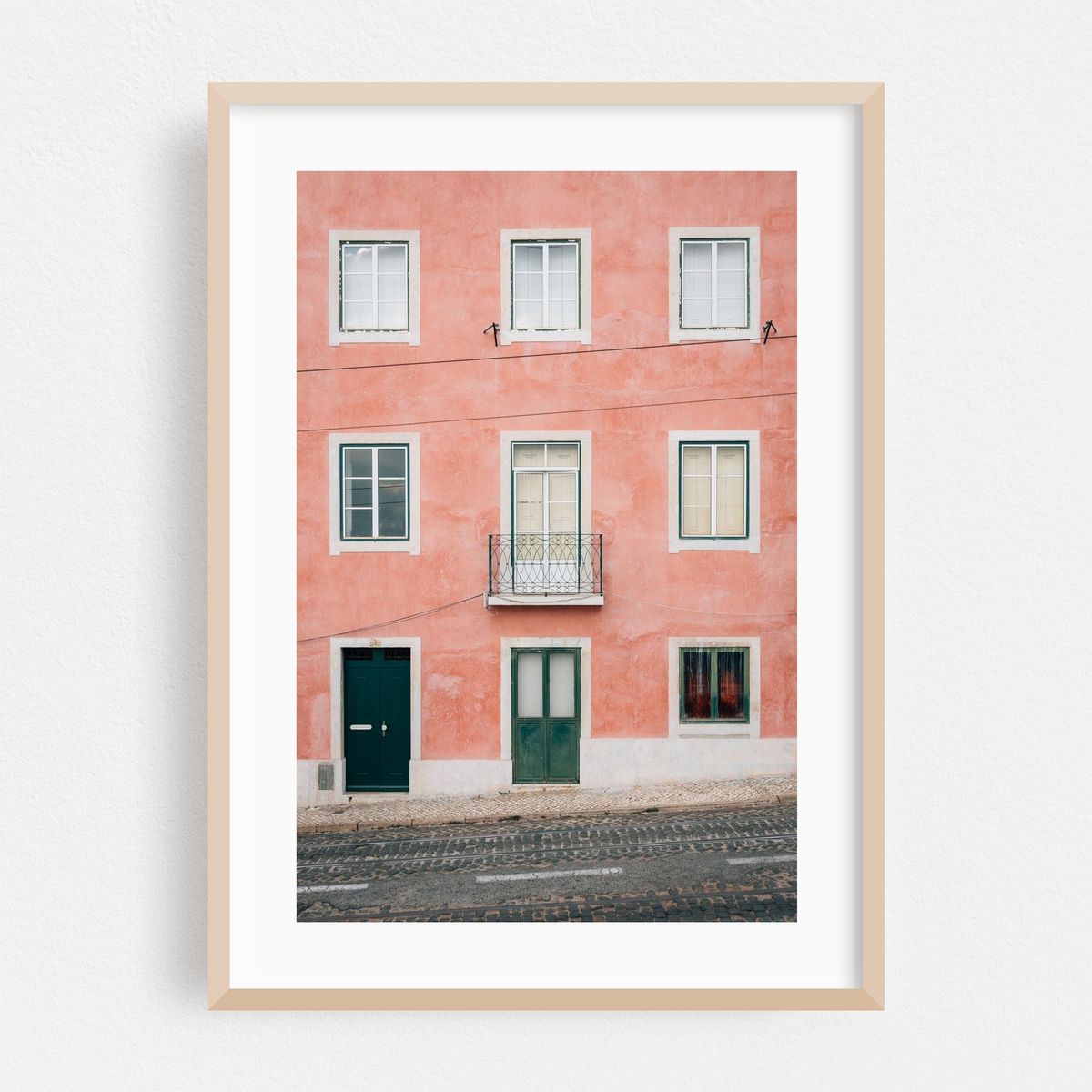 Pink House, Lisbon – image 1 of 16