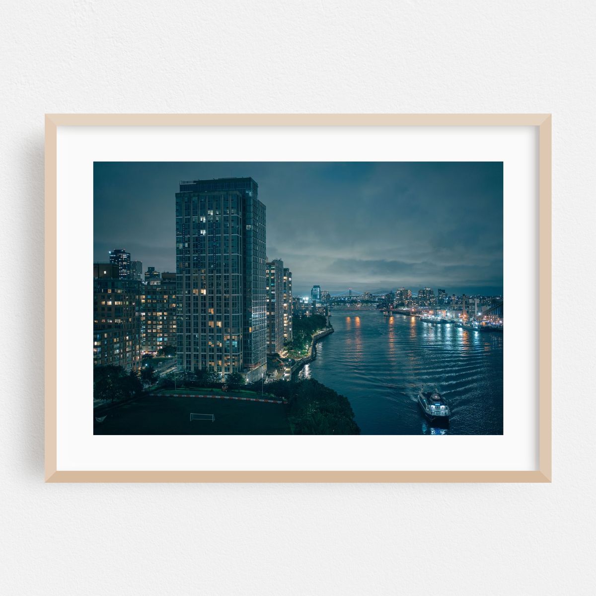 Roosevelt Island and the East River – image 1 of 6