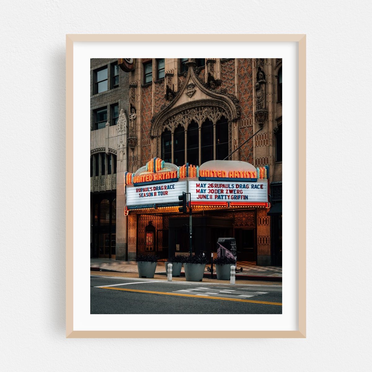 United Artists Theater, Los Angeles – image 1 of 3