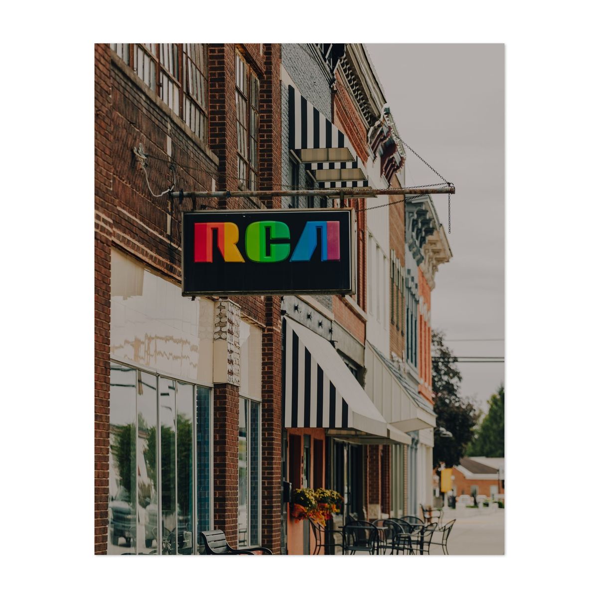 Retro RCA Sign in Marshall 01 – image 1 of 2