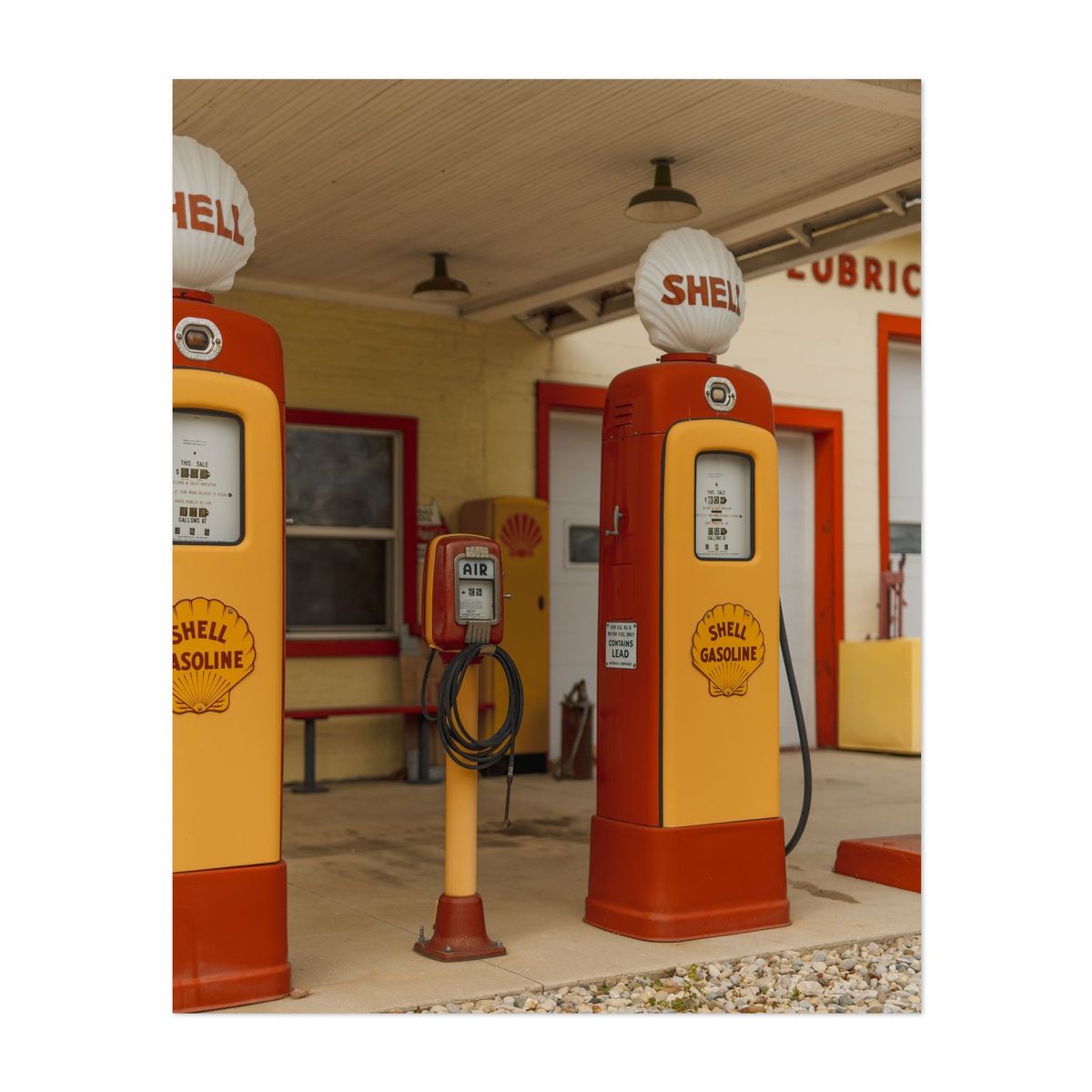 Strebins Shell Service 05 – image 1 of 2