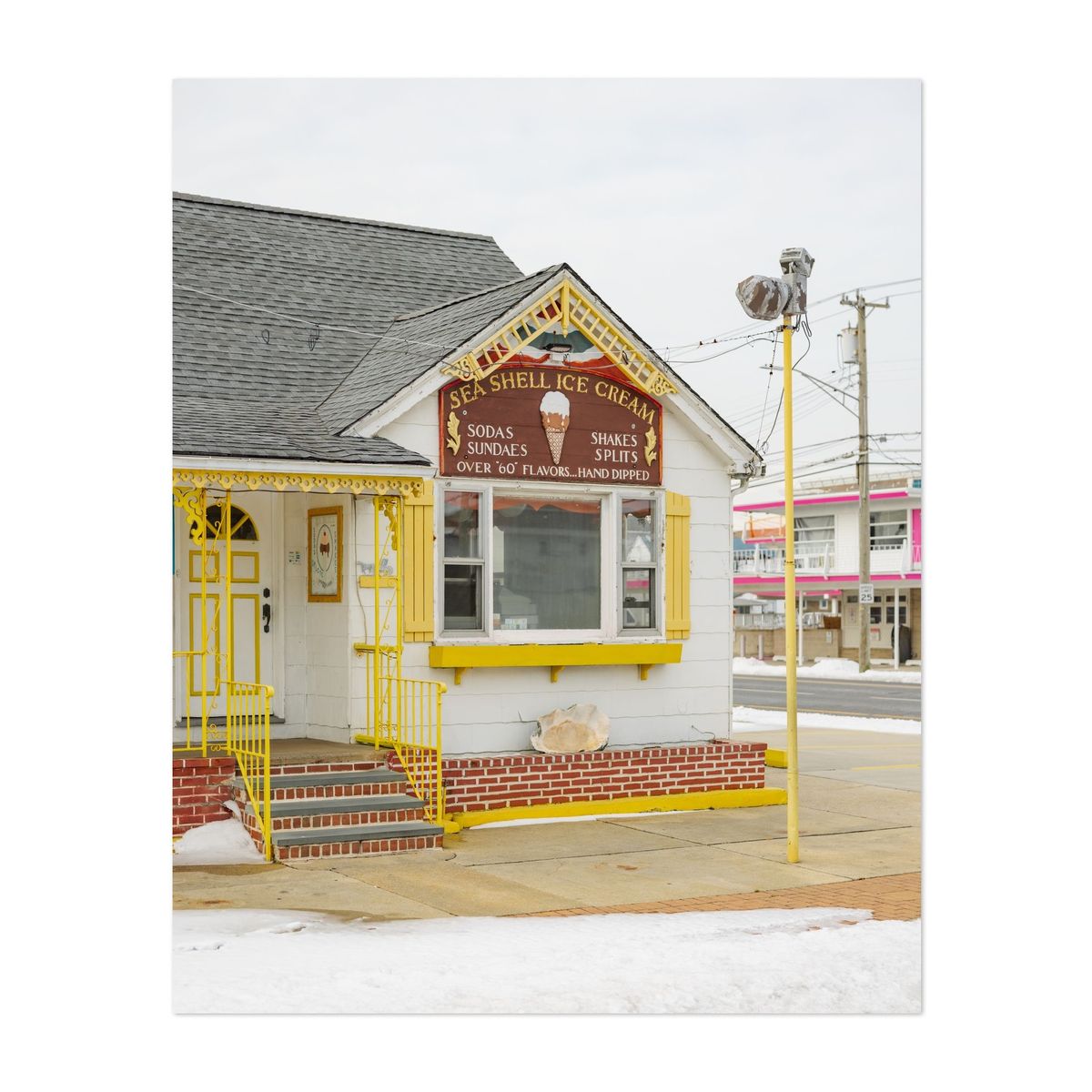 Sea Shell Ice Cream in Winter 02 – image 1 of 2