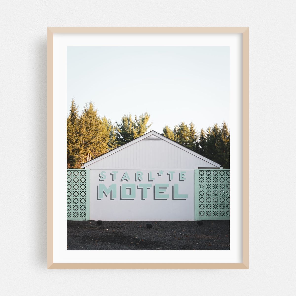 Starlite Motel – image 1 of 12